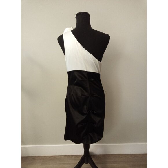 Windsor Junior's Black and White One Shoulder Dress Size 9 - Picture 3 of 5